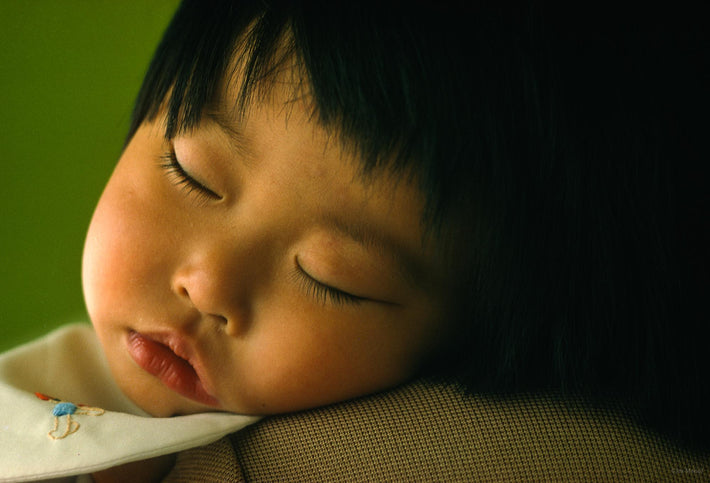 Beautiful Child on Shoulder, Tokyo