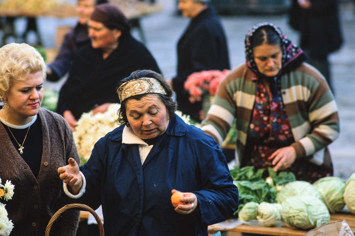 Market, Gesturing, White Headband, Dubrovnik